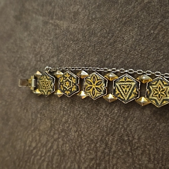 VTG Floral Stars Damascene Hexagon Link Castlecore Bracelet - Picture 8 of 11